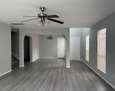 13642 Rural Oak Street - Photo Thumbnail 12