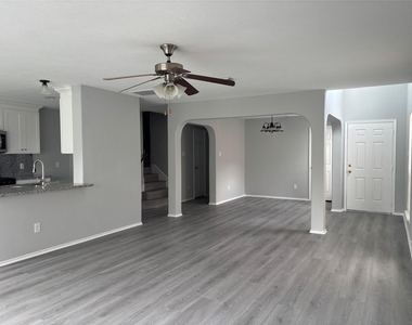 13642 Rural Oak Street - Photo Thumbnail 11