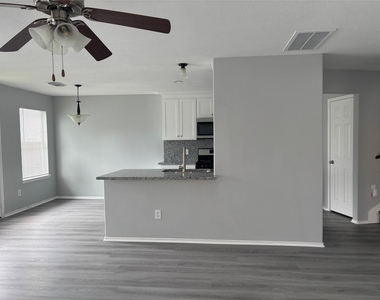 13642 Rural Oak Street - Photo Thumbnail 9
