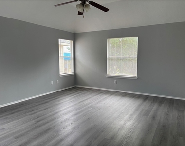 13642 Rural Oak Street - Photo Thumbnail 30