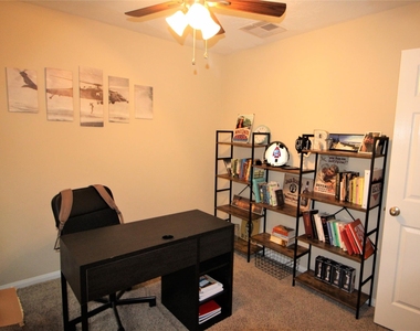 2409 Avalon Trace Lane - Photo Thumbnail 14