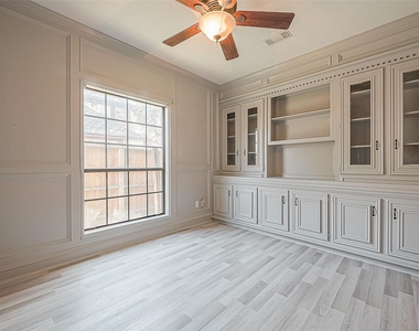 1015 Sugar Lakes Drive - Photo Thumbnail 17