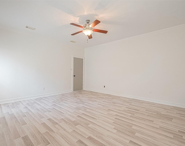 1015 Sugar Lakes Drive - Photo Thumbnail 34