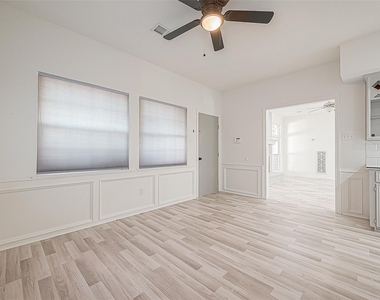 1015 Sugar Lakes Drive - Photo Thumbnail 13