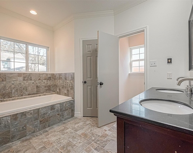 1015 Sugar Lakes Drive - Photo Thumbnail 24