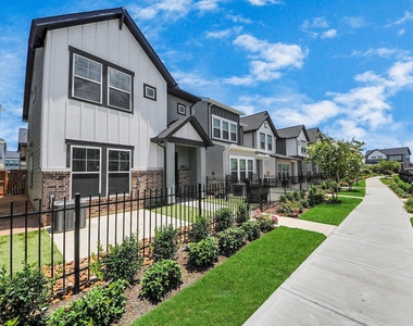 5300 Berkeley Knoll Circle - Photo Thumbnail 4