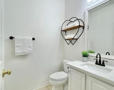 8 Greentwig Place - Photo Thumbnail 18