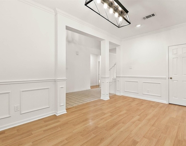 8 Greentwig Place - Photo Thumbnail 5