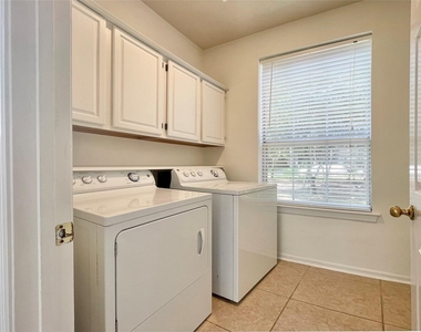 8 Greentwig Place - Photo Thumbnail 29