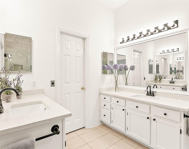 8 Greentwig Place - Photo Thumbnail 21