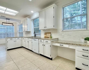 8 Greentwig Place - Photo Thumbnail 11