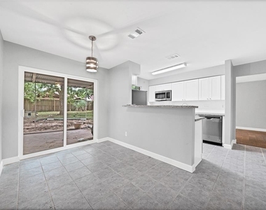 18035 Rolling Creek Drive - Photo Thumbnail 7