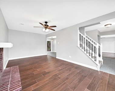 18035 Rolling Creek Drive - Photo Thumbnail 5