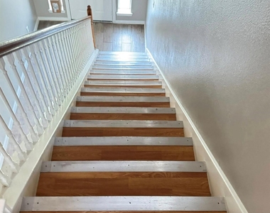 3922 Davenport Street - Photo Thumbnail 9