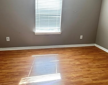 3922 Davenport Street - Photo Thumbnail 4