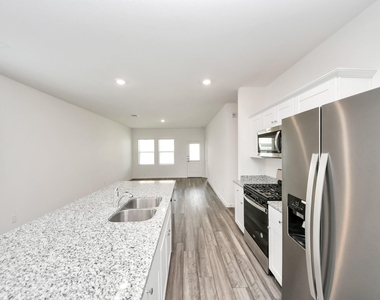 10308 Tuscan Valley Drive - Photo Thumbnail 11