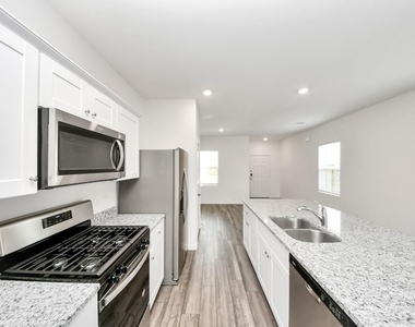 10308 Tuscan Valley Drive - Photo Thumbnail 13
