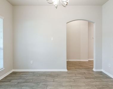 2233 Garden Square Path - Photo Thumbnail 8