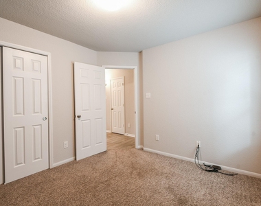 2233 Garden Square Path - Photo Thumbnail 29