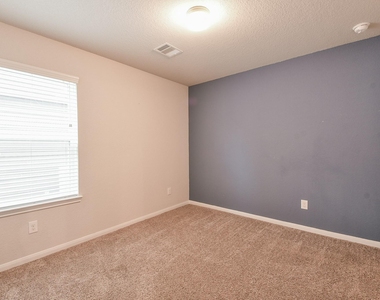 2233 Garden Square Path - Photo Thumbnail 25