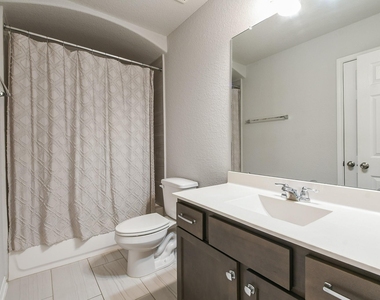 2233 Garden Square Path - Photo Thumbnail 26
