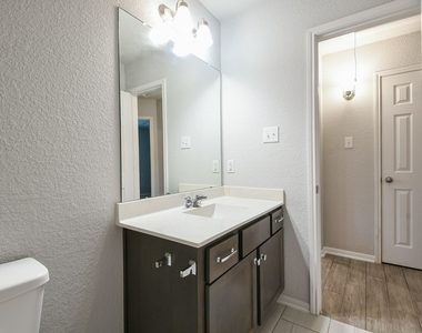 2233 Garden Square Path - Photo Thumbnail 28
