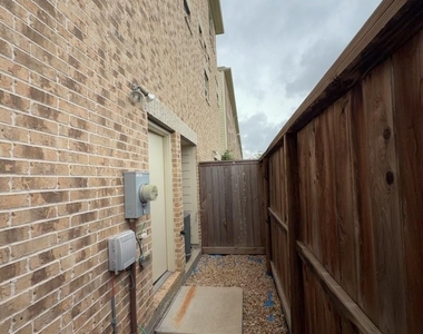 8705 Bryam Street - Photo Thumbnail 16