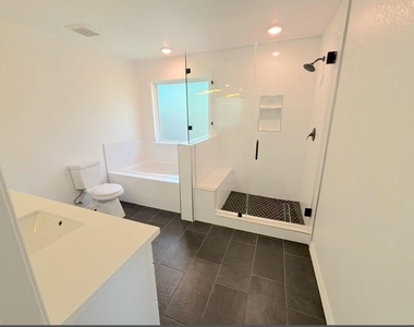 8125 Sunnyhill Street - Photo Thumbnail 4