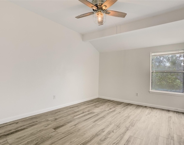 3131 Cummins Street - Photo Thumbnail 7