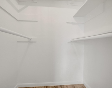 3131 Cummins Street - Photo Thumbnail 8