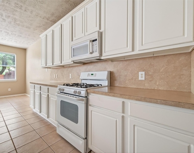 5626 Claybeck Lane - Photo Thumbnail 11