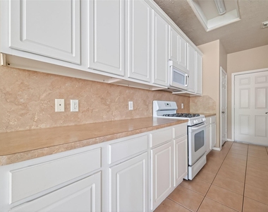 5626 Claybeck Lane - Photo Thumbnail 9