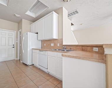 5626 Claybeck Lane - Photo Thumbnail 10