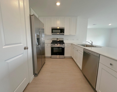6242 Alder Creek Drive - Photo Thumbnail 8