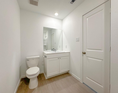 6242 Alder Creek Drive - Photo Thumbnail 16
