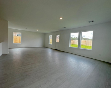 6242 Alder Creek Drive - Photo Thumbnail 4