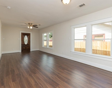 3406 Michigan Street - Photo Thumbnail 7