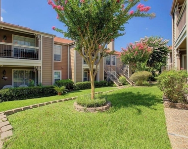1880 White Oak Drive - Photo Thumbnail 1