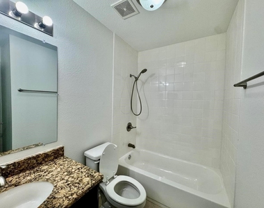 1880 White Oak Drive - Photo Thumbnail 15