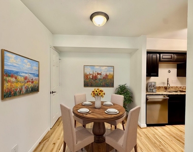 1880 White Oak Drive - Photo Thumbnail 6