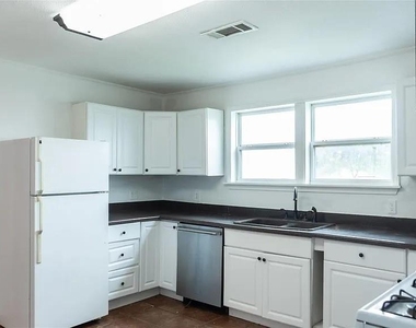 5311 Perry Avenue - Photo Thumbnail 3