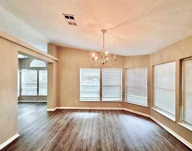 202 Main Street - Photo Thumbnail 11
