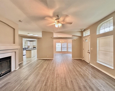 202 Main Street - Photo Thumbnail 6