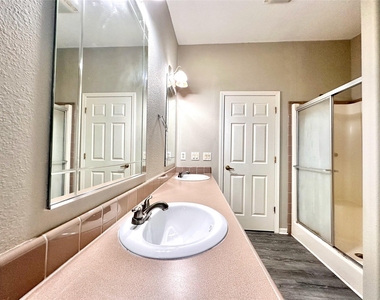 202 Main Street - Photo Thumbnail 20