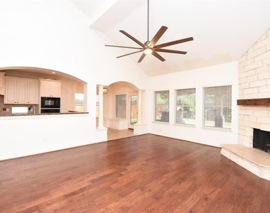 16915 Locust Springs Drive - Photo Thumbnail 7