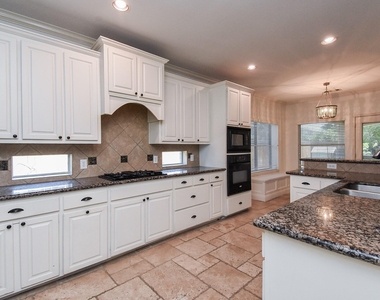 16915 Locust Springs Drive - Photo Thumbnail 12
