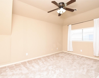 16915 Locust Springs Drive - Photo Thumbnail 32