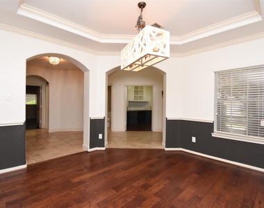 16915 Locust Springs Drive - Photo Thumbnail 5