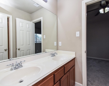 16915 Locust Springs Drive - Photo Thumbnail 28