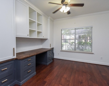 16915 Locust Springs Drive - Photo Thumbnail 6
